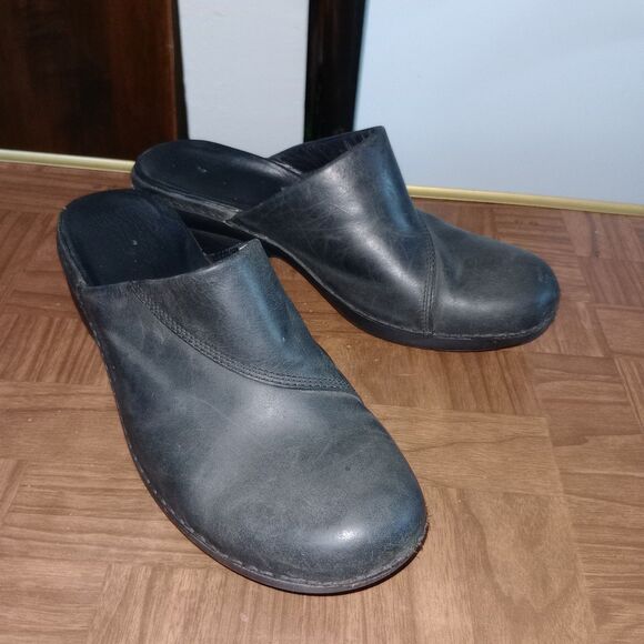 Patagonia Size 9.5 Better Clog Slide Mules Leather Shoe Black Style T11500‎ - Picture 1 of 9